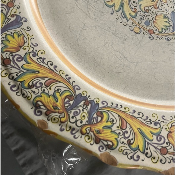 Vintage Hand Painted Italian Merdiana Ceramiche “Dueling Dragons” Dinner Plates - Picture 4 of 7